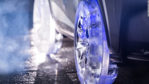 Lexus NX na impresivnim točkovima od leda